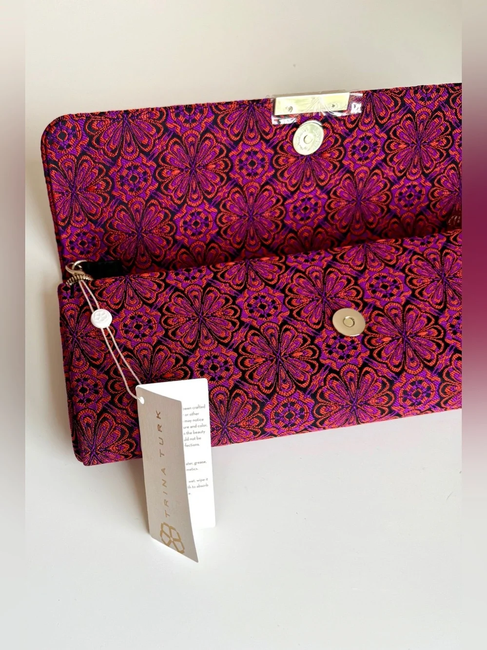 Trina Turk NWT Lush Floral Jacquard Berry Clutch Detachable Chain